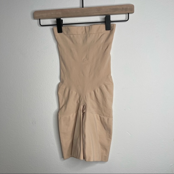 SPANX Nude High Waisted Mid Thigh Short Shape-wear Tummy-Control Seamless Small - Picture 3 of 15